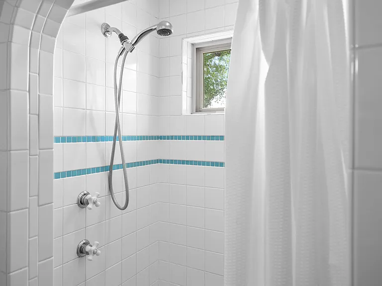 Main Level Shared Bathroom 2 | Shower