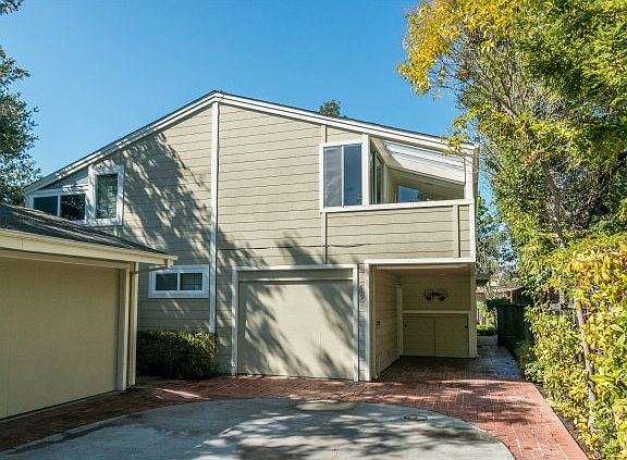 2nd image of 631 Channing Ave #3