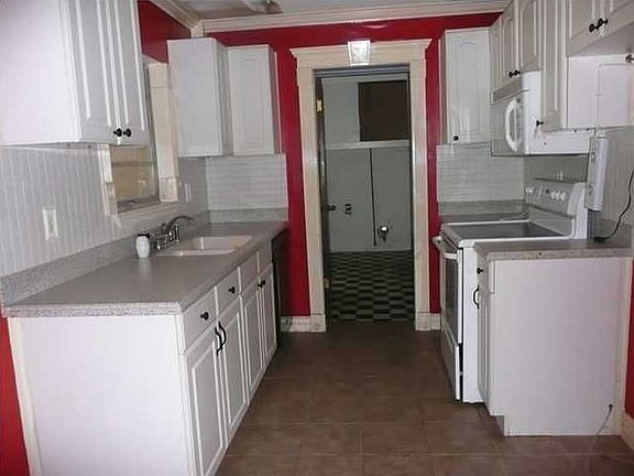 3rd image of 619 Ferretti Ave
