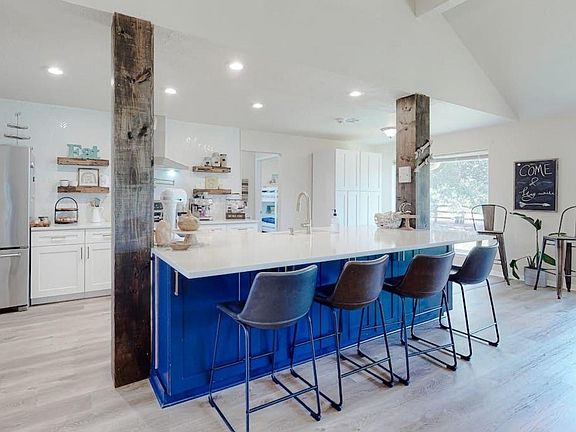 3rd image of 2918 Amber Ln