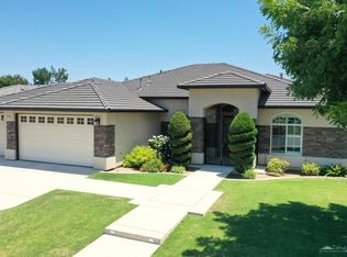 10111 Stoneham St, Bakersfield, CA 93314