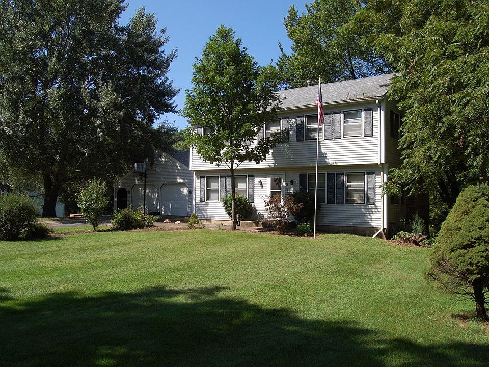 1st image of 12 Coy Park Dr