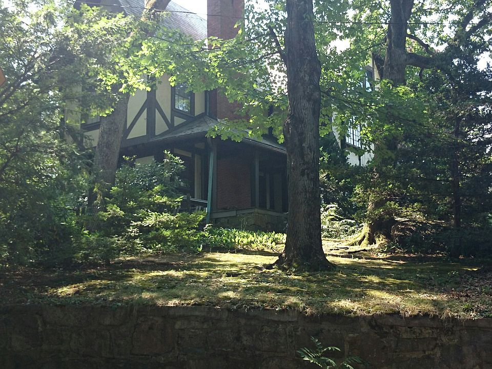 2nd image of 424 Walnut St