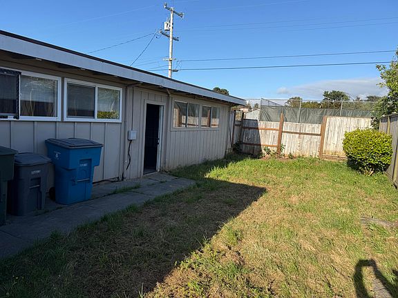 3rd image of 3429 Cottage St