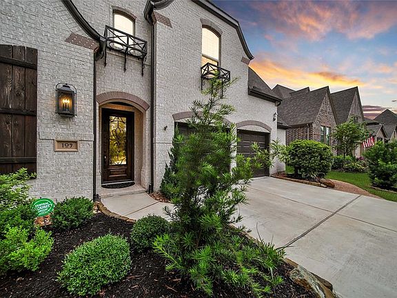 2nd image of 109 Russet Bend Pl N