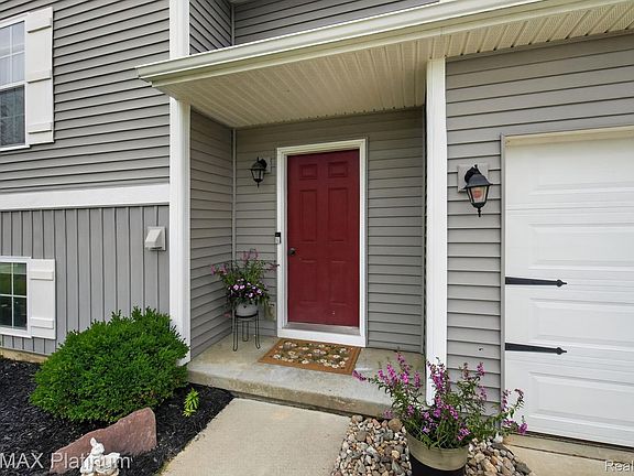 3rd image of 354 Saddlebrook Dr