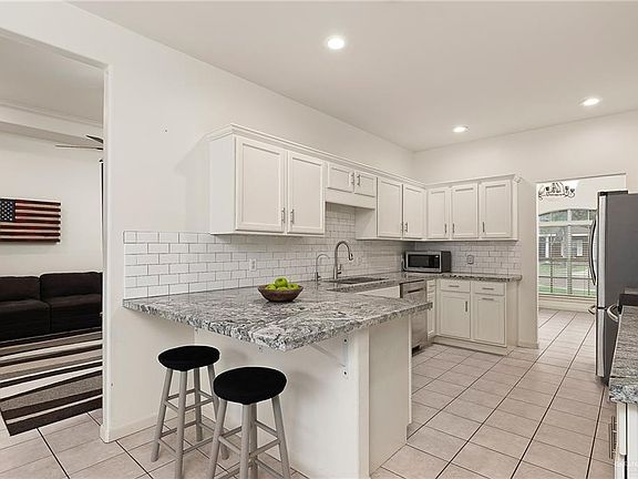 3rd image of 2107 Melinda Dr