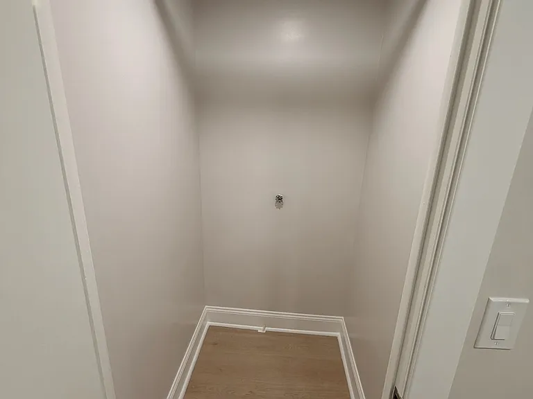 93 Clunie Ave #BASEMENT — Photo 16