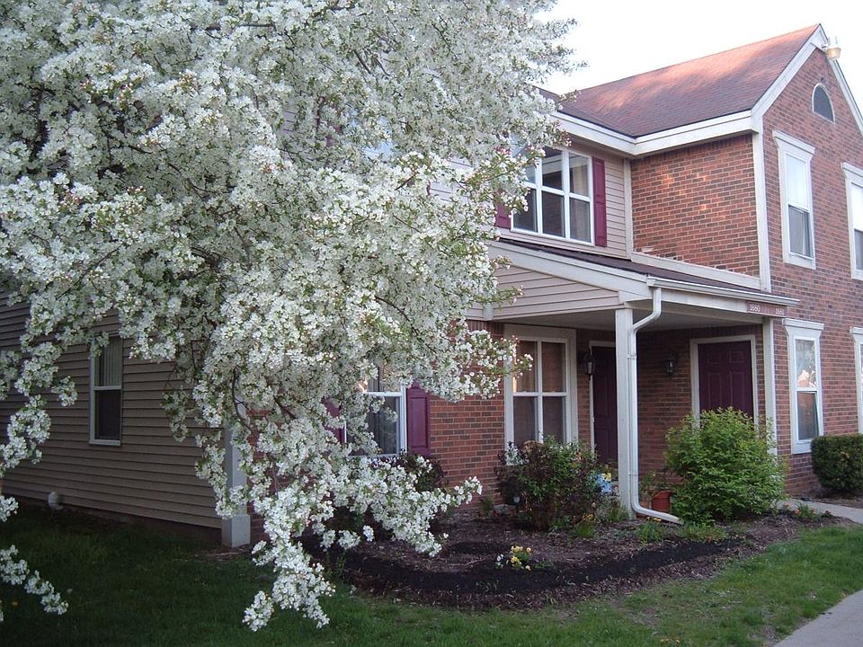 End unit condo