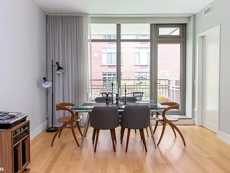124 W 23rd St #4B — Photo 3