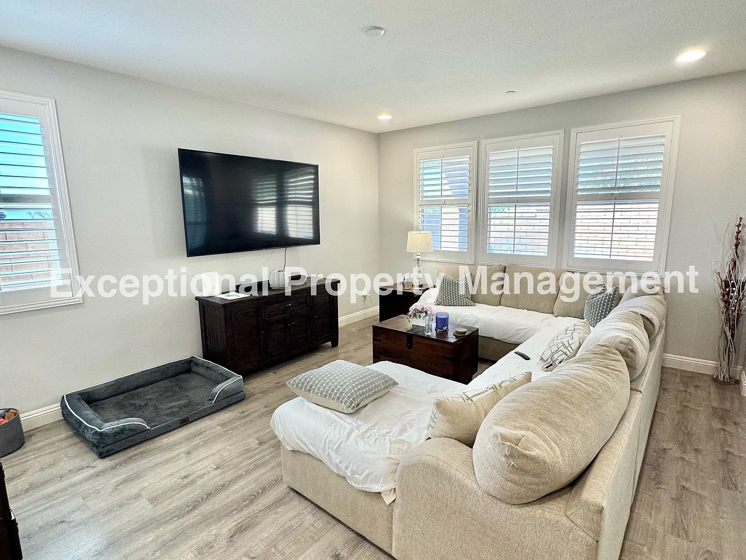 3 bed, 2.5 bath, 2306 sqft, $3,800 — Photo 3