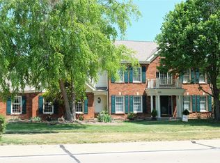 16005 Pierside Ln, Ballwin, MO 63021