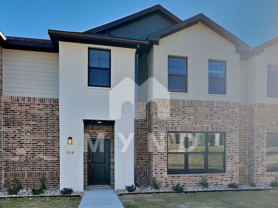1st image of 518 Willow Crossing E