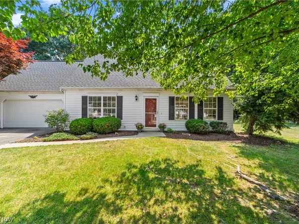 9917 Nantucket Cv, Twinsburg, OH 44087