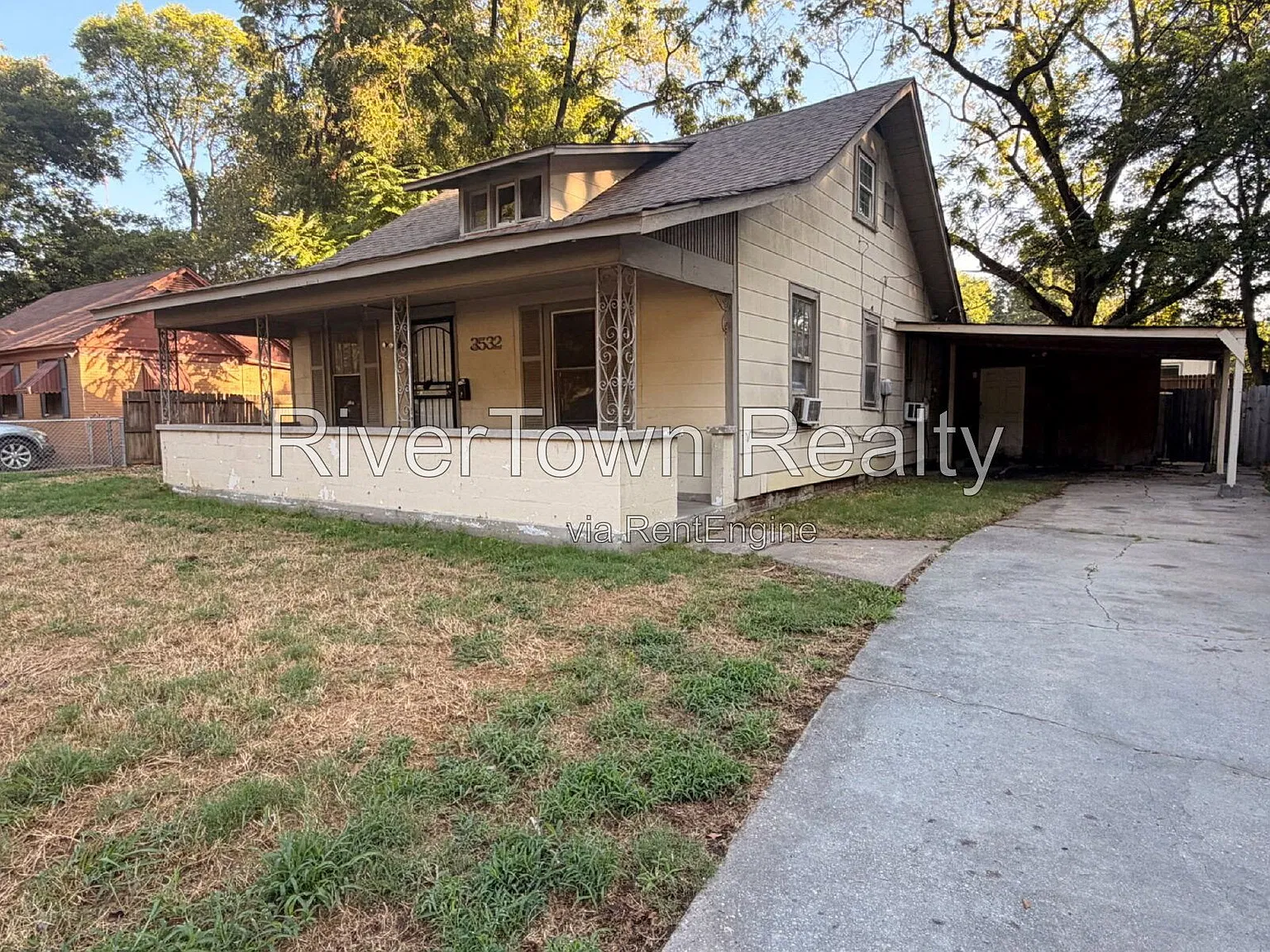 3 bed, 2.0 bath, 1436 sqft, $1,050 — Photo 2
