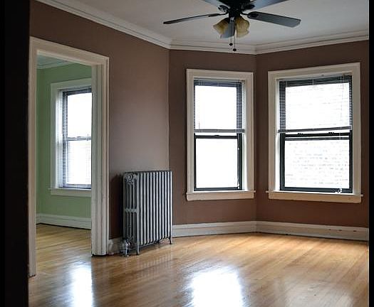 2nd image of 1433 W Carmen Ave APT 2E