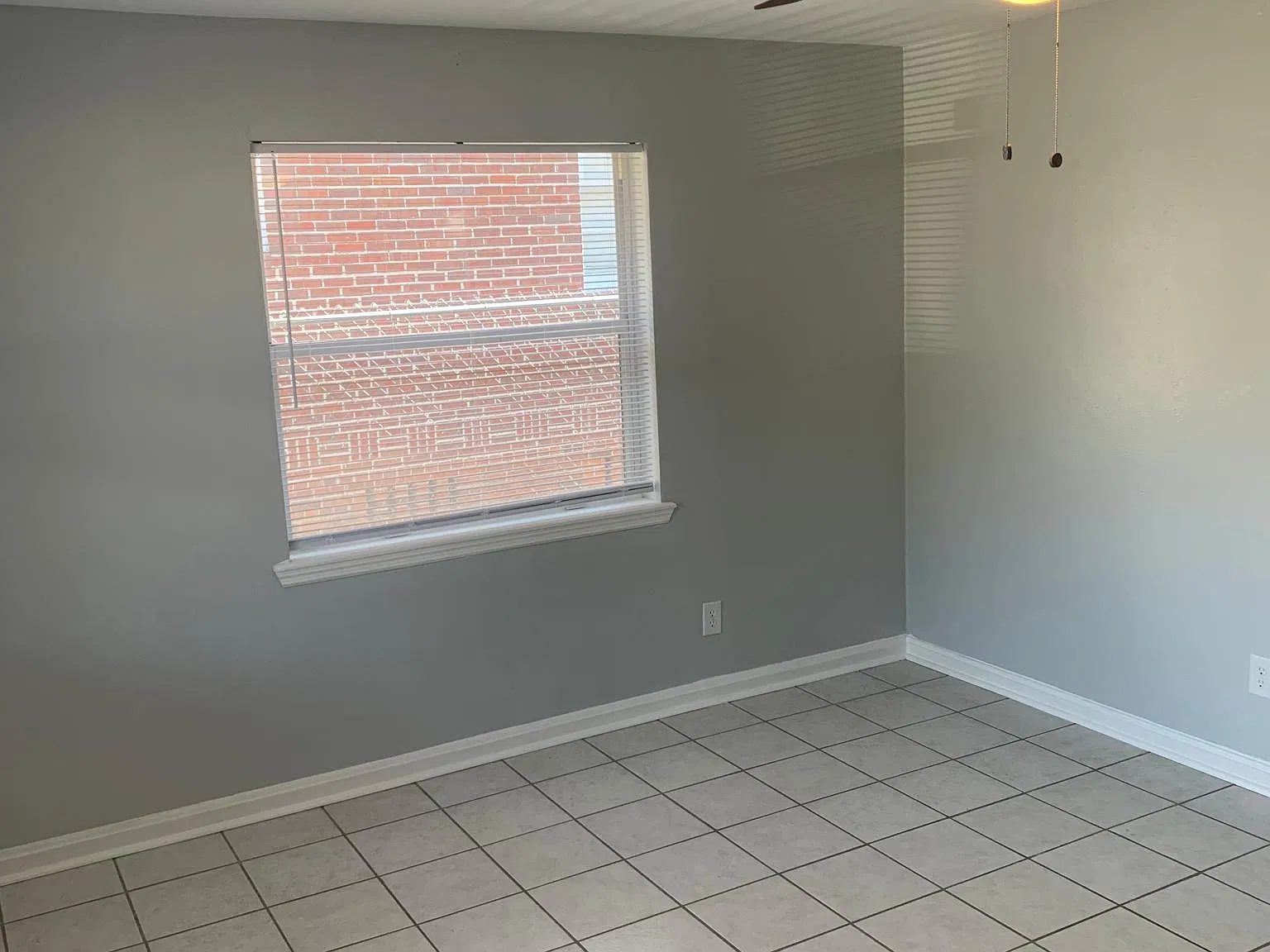 2554 Ernest St — Photo 3