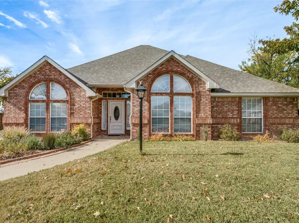 1517 Forest Meadows Ct, Bedford, TX 76021