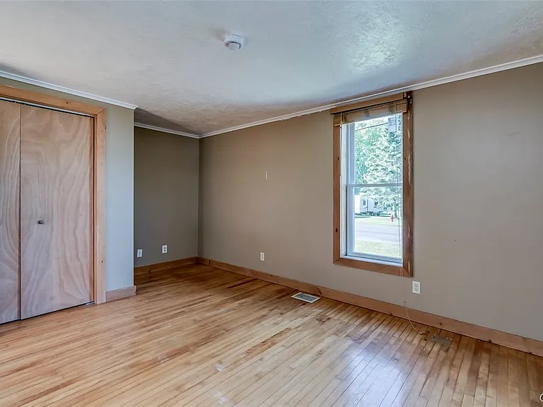 544 S Mechanic St — Photo 24