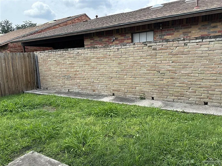 700 W Iris Ave — Photo 30