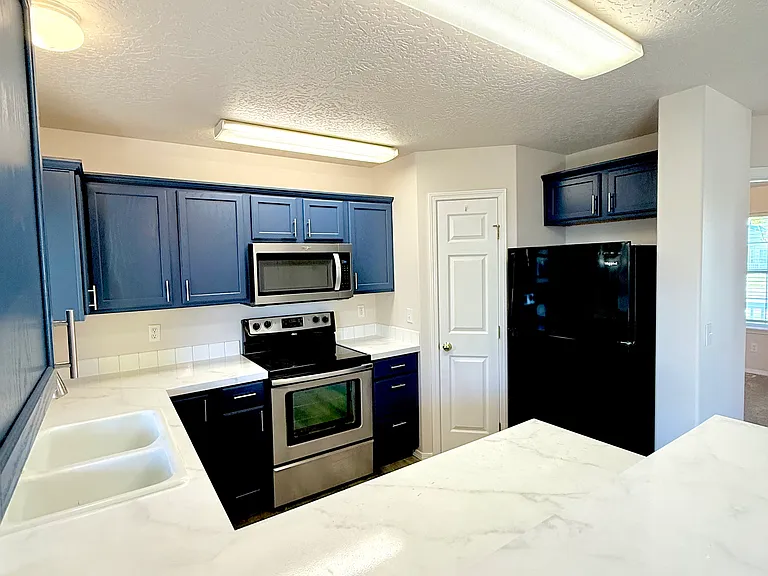 14031 Carolina St — Photo 10
