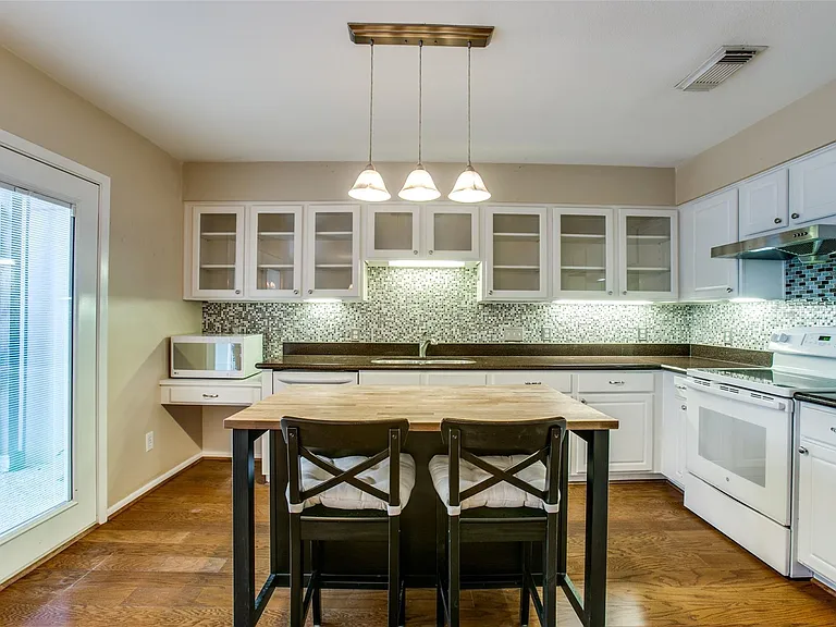 11658 Lakeside Park Dr #313 — Photo 4