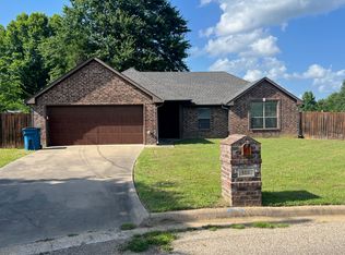 103 Cayman Cir, White Oak, TX 75693