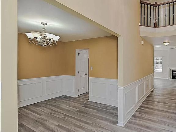 2nd image of 5530 Hedgecrest Pl