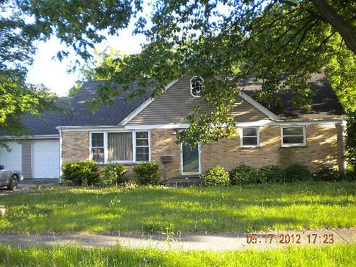 1st image of 105 W Claria Dr