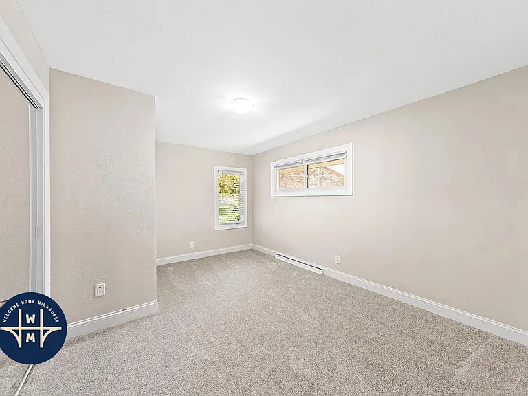 12400 Elmhurst Pkwy — Photo 14