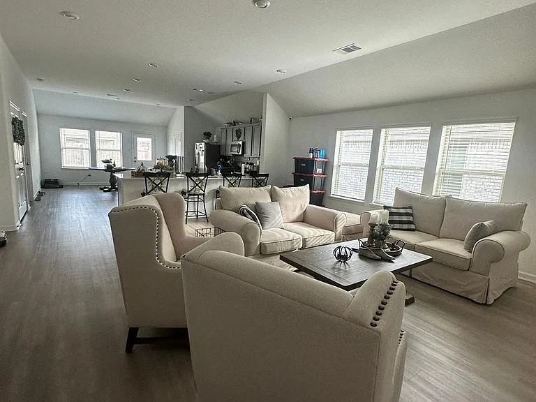 25406 Rustic Square Trce — Photo 2