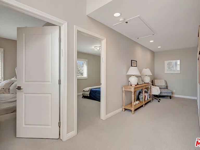 4952 Placidia Ave — Photo 25