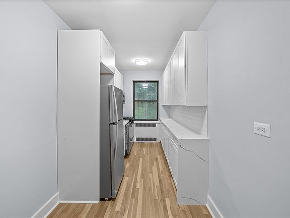 5th image of 3017 Riverdale Ave APT 2G