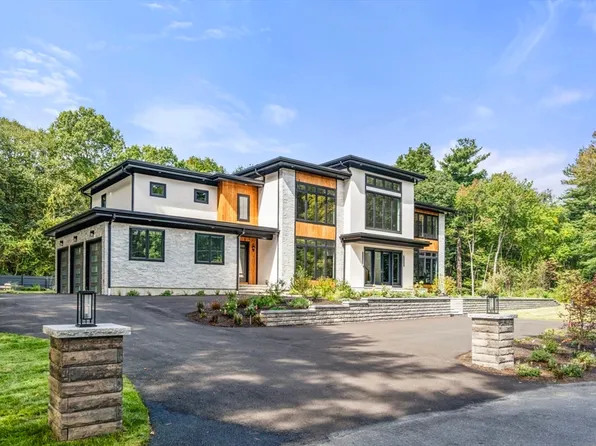 68 Locust Ln, Needham, MA 02492