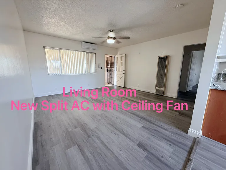 327 E Navilla Pl — Photo 2