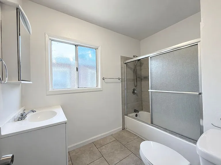 740 Daisy Ave — Photo 12
