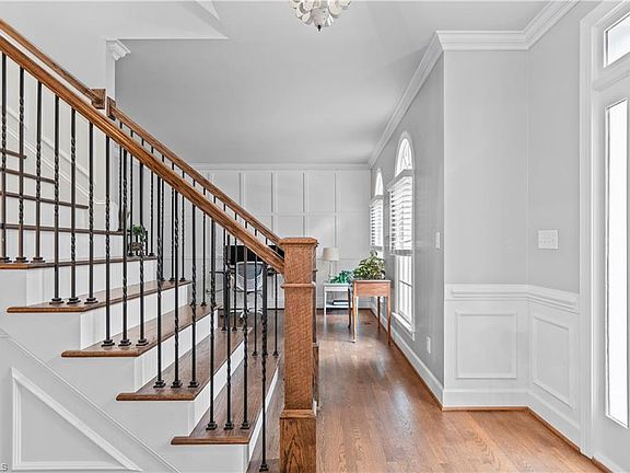 5th image of 1025 Fallbrook Ln