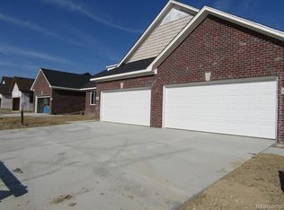 48342 Applegrove Ln #29, New Baltimore, MI 48051