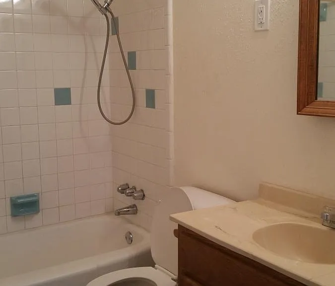 605 Herald St — Photo 16