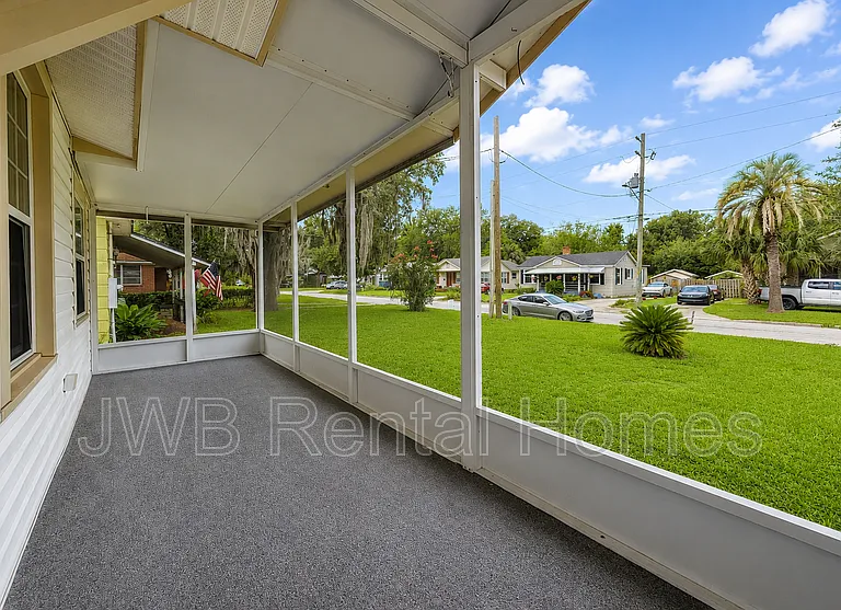 2065 Camden Ave — Photo 9