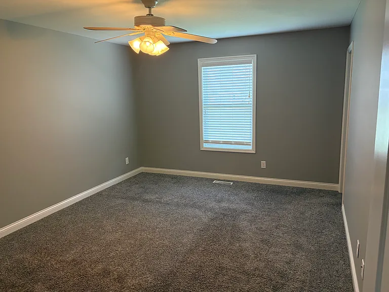 442 Honeysuckle Creek Dr — Photo 11