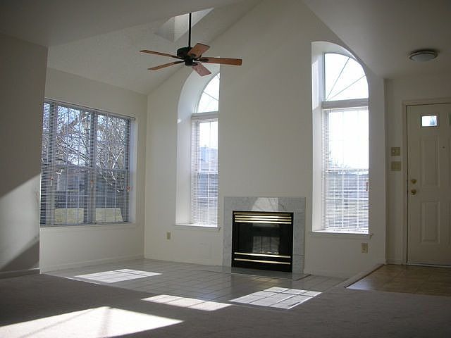 Sun Room - Vaulted Ceiling