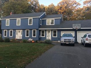 28 Squassick Rd, West Springfield, MA 01089