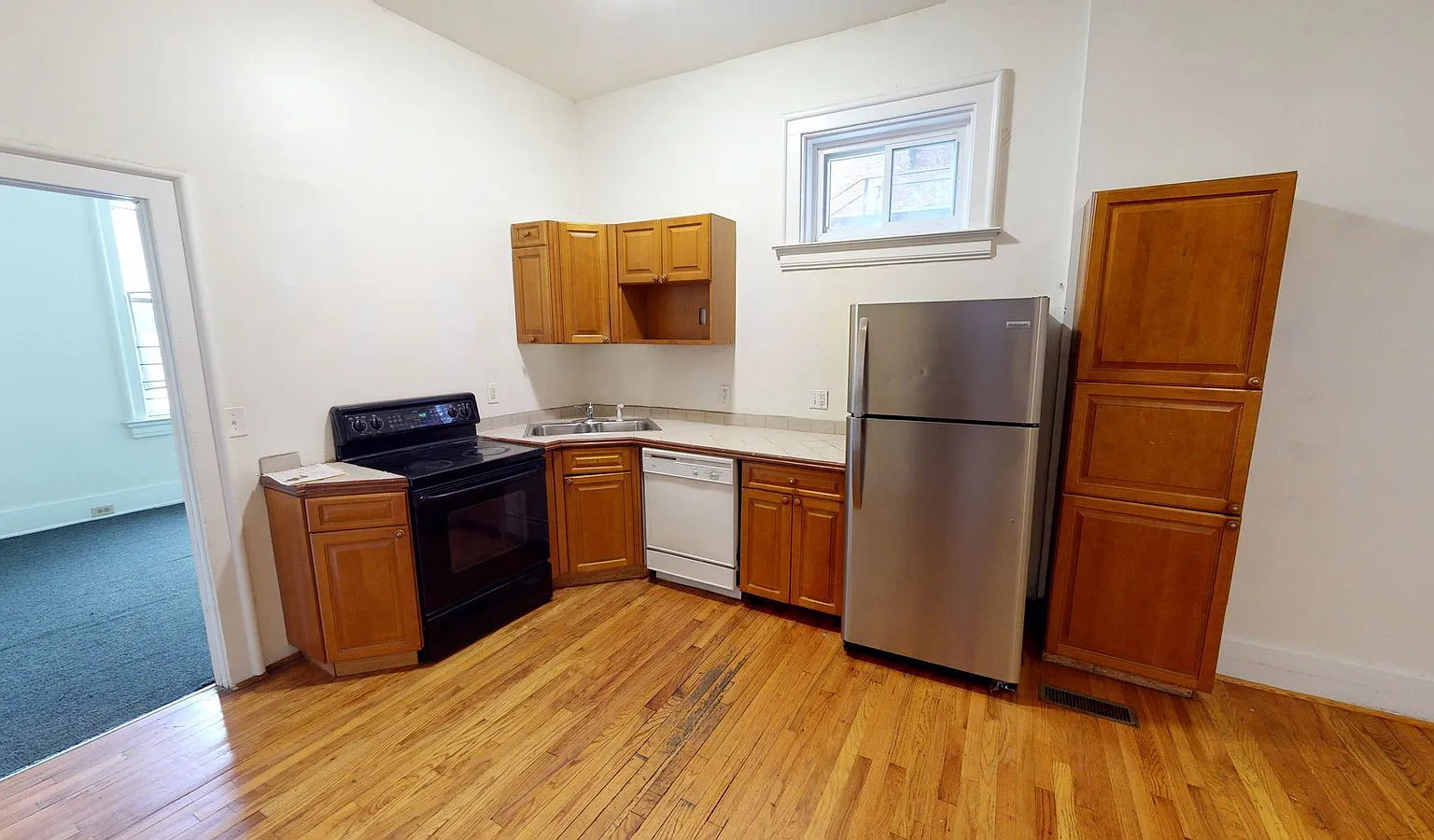 5 bed, 2.0 bath, $2,000 — Photo 1