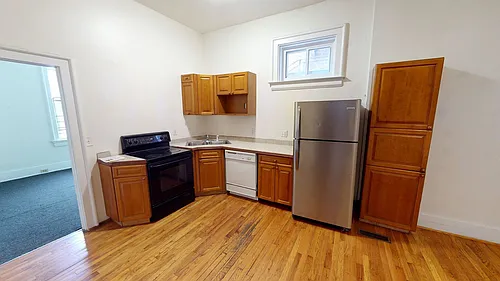 2431 Vine St Photo 1