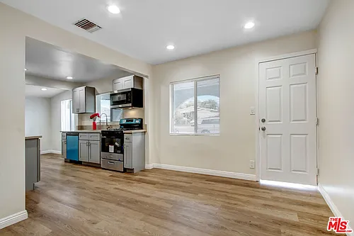 1404 Hollister St Photo 1