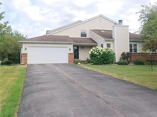 37 Hastings Dr, Orchard Park, NY 14127