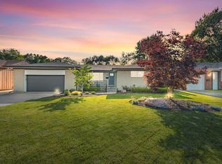 27927 Manhattan St, Saint Clair Shores, MI 48081