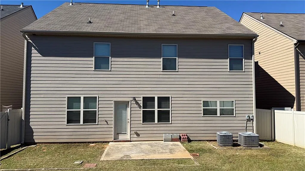 5 bed, 4.0 bath, 2880 sqft, $2,800 — Photo 3