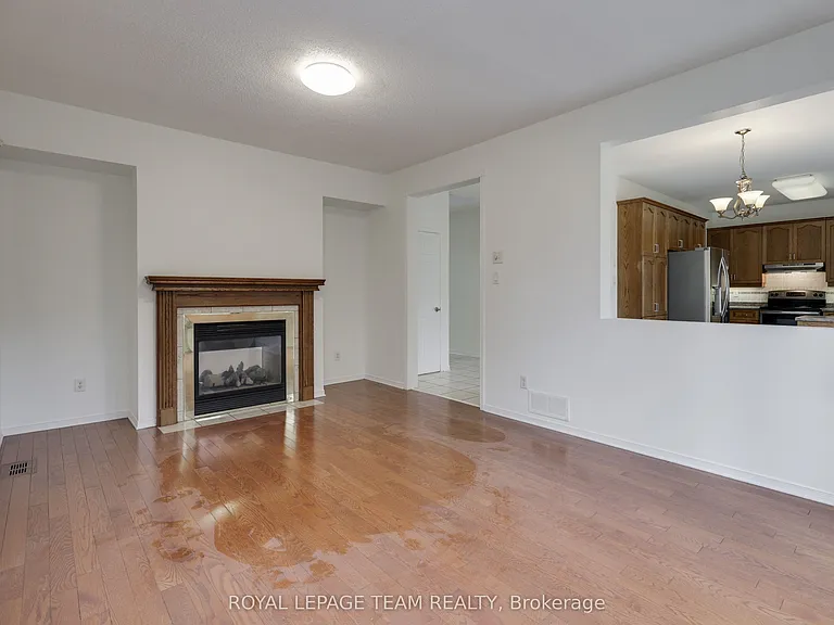 35 Norgold Cres — Photo 16